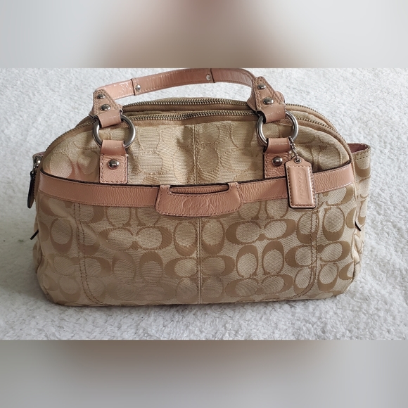 Coach Handbags - Coach Handbag Beige Pink Women's wrist bag.